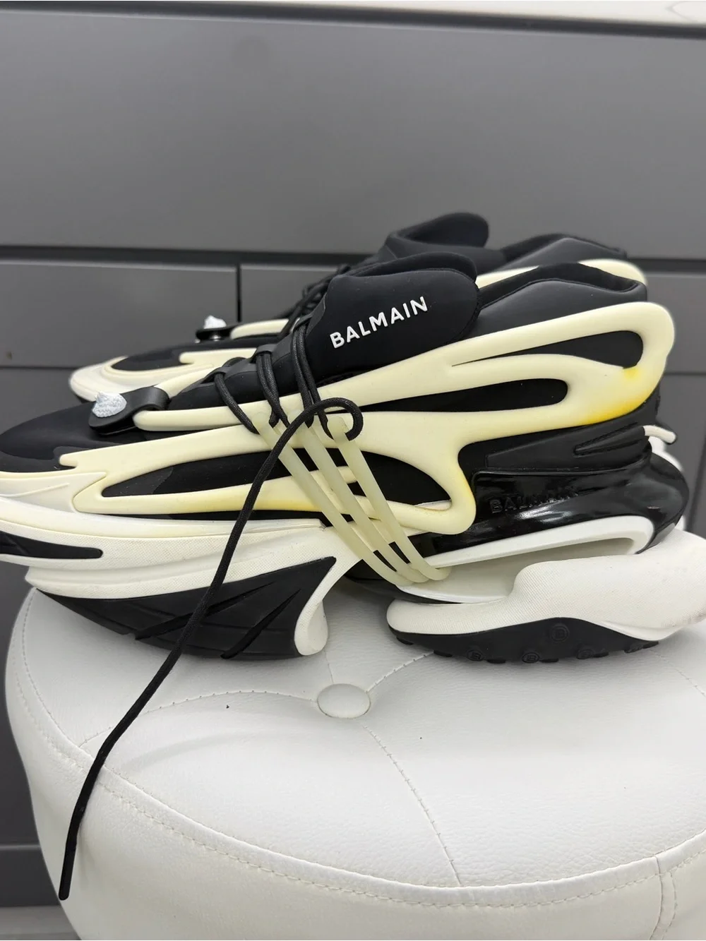 Balmain Men’s Black and Cream Sculpted Lace-Up Sneakers